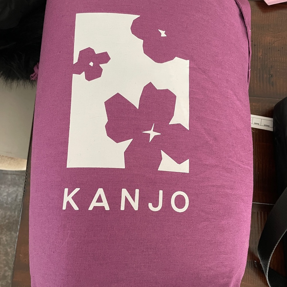 KANJO MEMORY FOAM ACUPRESSURE MAT SET, AMETHYST